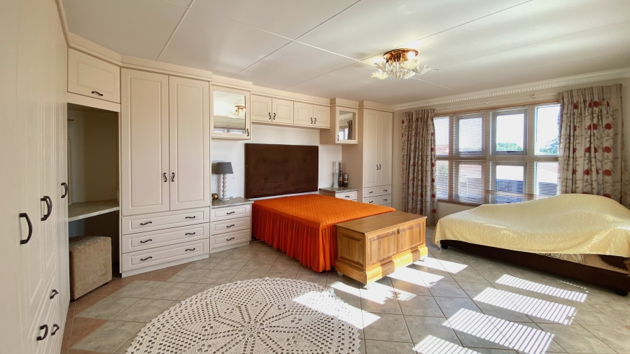 4 Bedroom Property for Sale in Port Owen Western Cape
